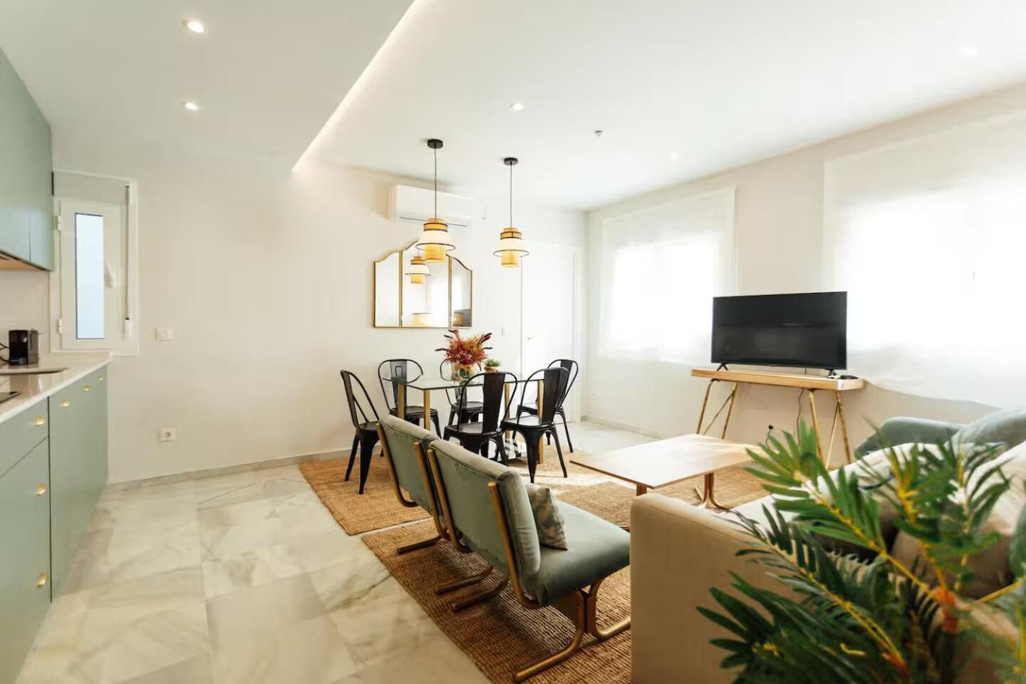 Reformed And Comfy- 2Bd 2Bth- Arenal Apartman Sevilla Kültér fotó