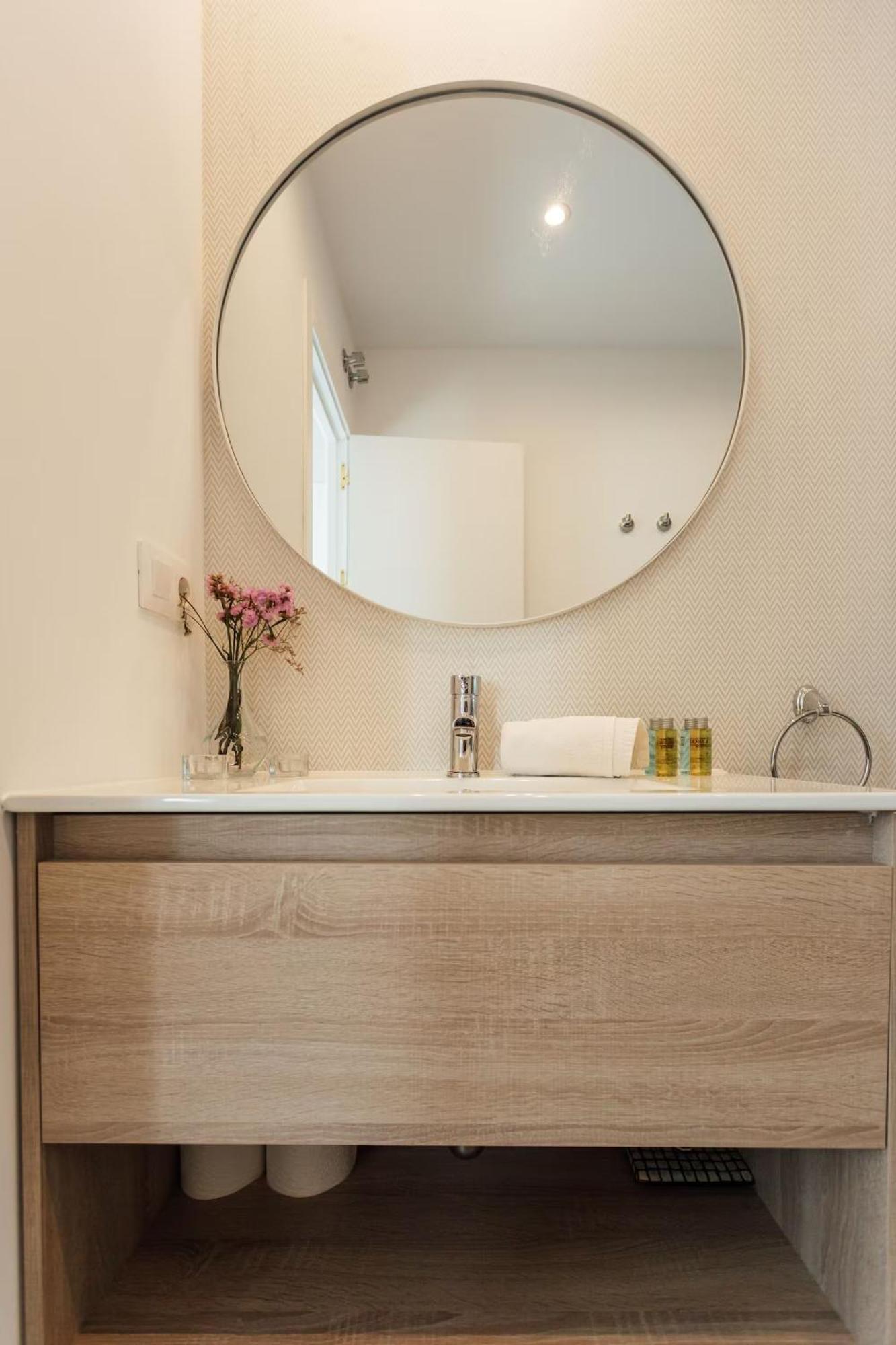 Reformed And Comfy- 2Bd 2Bth- Arenal Apartman Sevilla Kültér fotó
